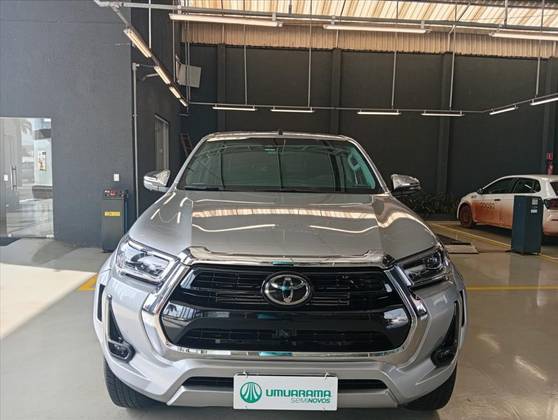 TOYOTA HILUX 2.8 D-4D TURBO DIESEL CD SRX 4X4 AUTOMÁTICO